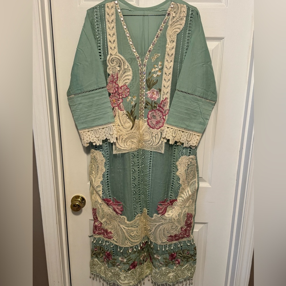 Pakistani L/Indian Designer Outfit. - image 2